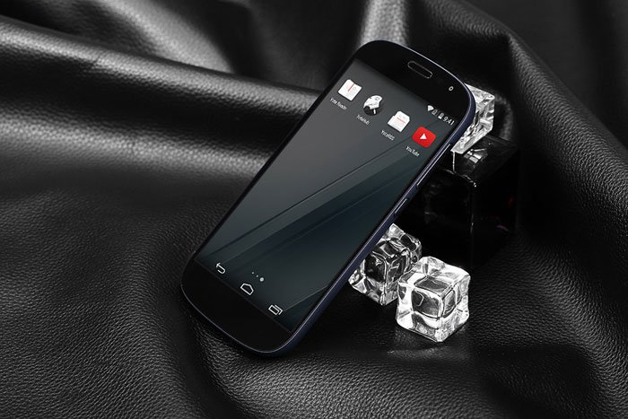 Yotaphone 2 Design